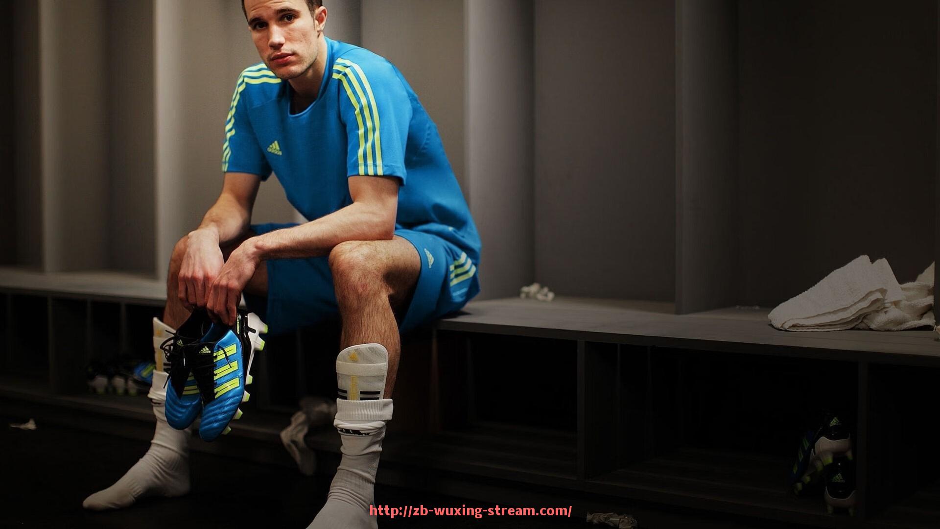 五星体育直播-战术板视角解读世俱杯比赛关键战术布置与执行